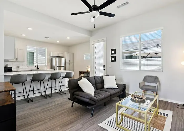 Radiance Reverie In With Pool,bbq Appartement